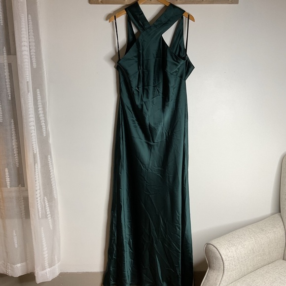Dessy Lovely Draped Twist Halter Tie Back Trumpet Evergreen Maxi Dress NWT XL - Picture 3 of 10